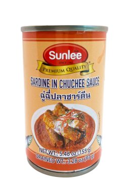 C706SL02 Sunlee Sardine in Chu Chee Sauce 24x5.5 oz (155 g)
